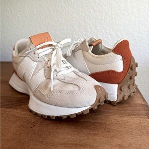 New Balance 327, women’s size 6